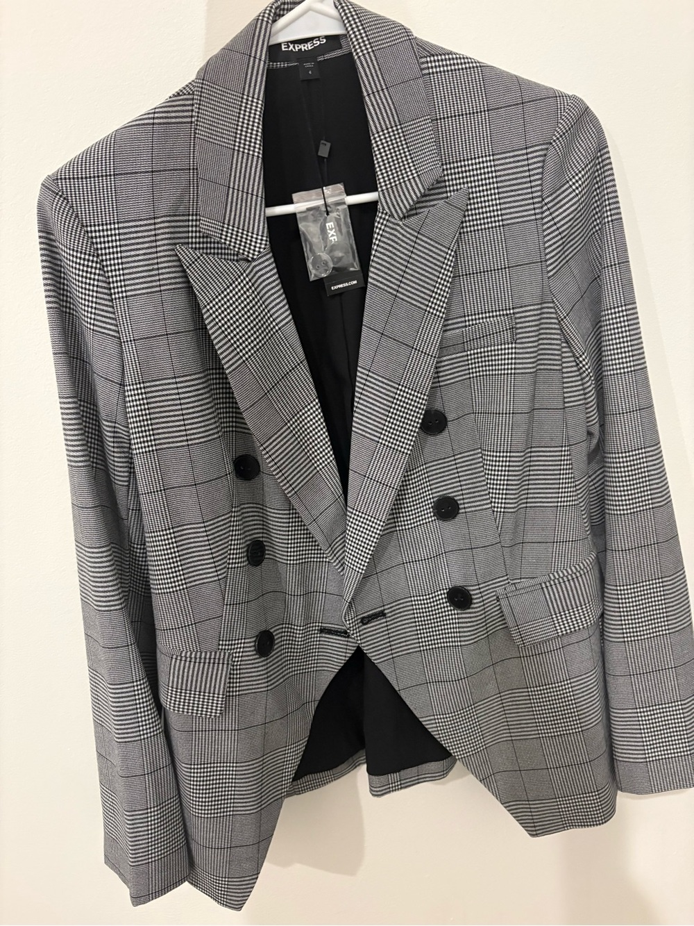 NWT Express Double-Breasted Glen Plaid Blazer in Gray and Black